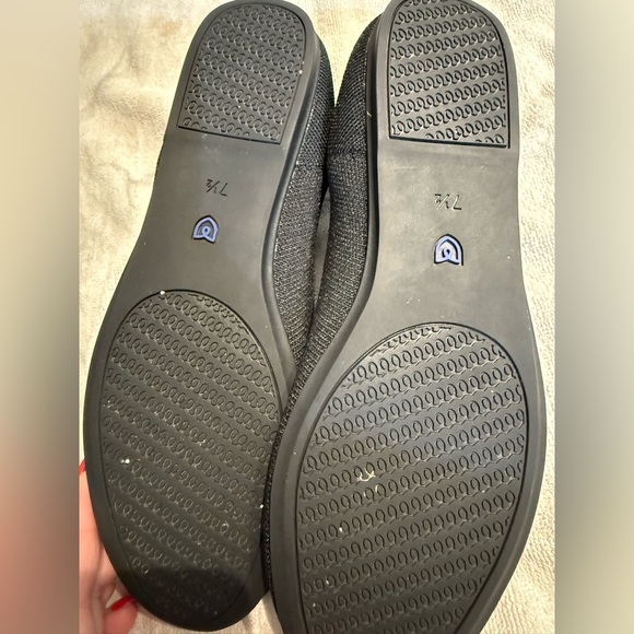 Rothy's “The Flat” Black size 7.5 - Picture 2 of 2
